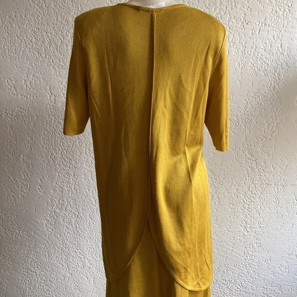 NINA RICCI PARIS VTG mustard color siut. Med?? As is - Picture 8 of 14